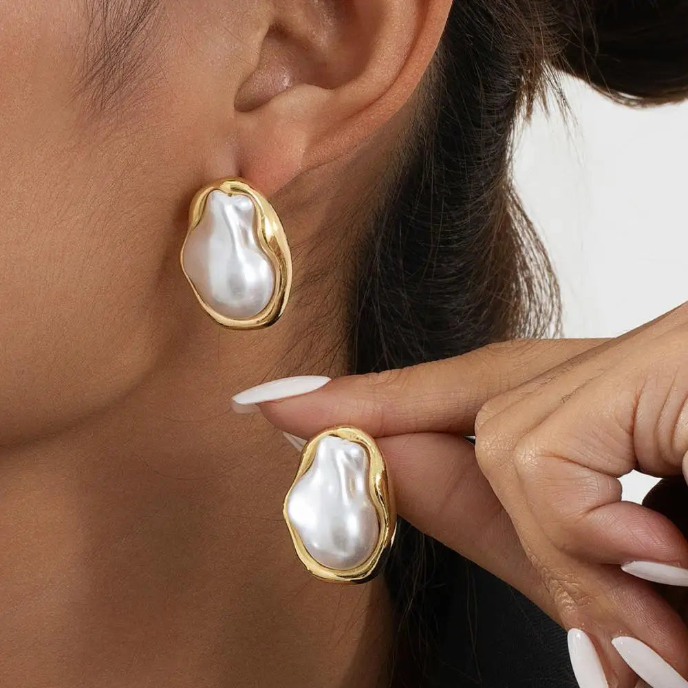 Exquisite Irregular Baroque Pearl Stud Earrings for Women Girls Vintage Gold Color Metal Edged Earrings Jewelry Accessories
