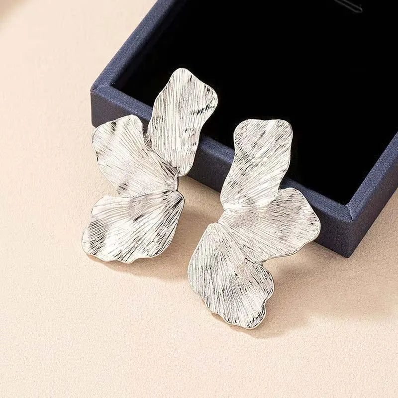 Vintage Metal Flower Post Stud Earrings For Women Fashion Gold Color Large Textured Petal Earring Party Jewelry Gift Accessories