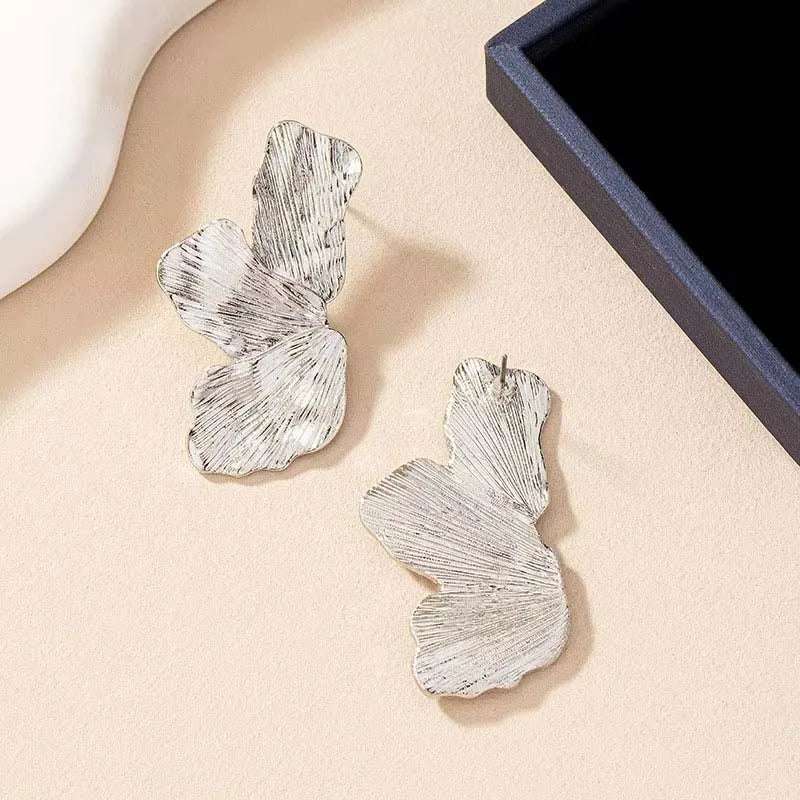 Vintage Metal Flower Post Stud Earrings For Women Fashion Gold Color Large Textured Petal Earring Party Jewelry Gift Accessories