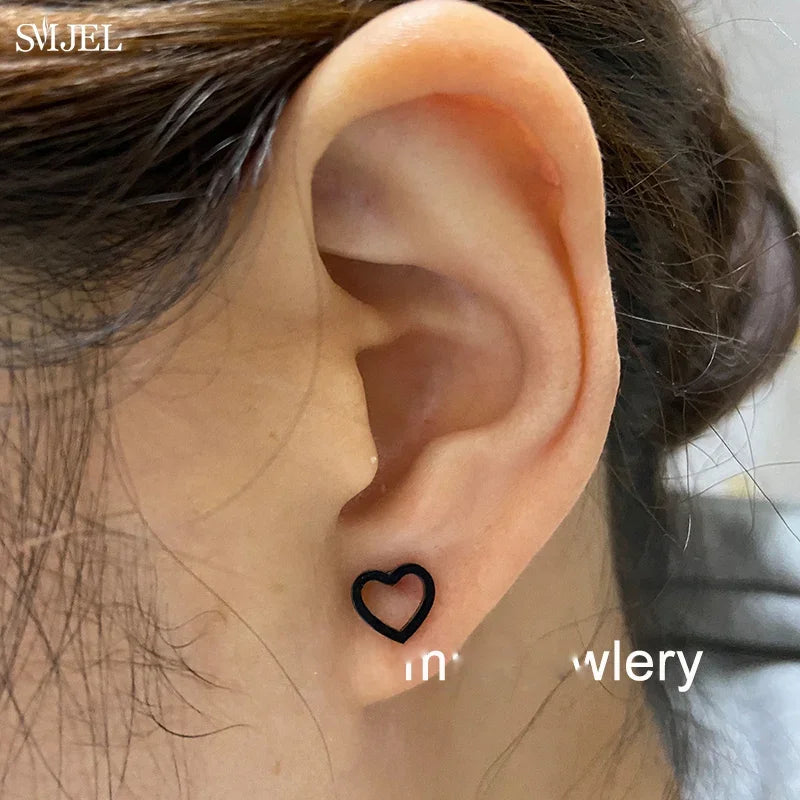 Stainless Steel Earring Hollow Love Heart Fashion Stud Earrings Classic Simple Earings for Women Wedding Jewelry Bridesmaid Gift