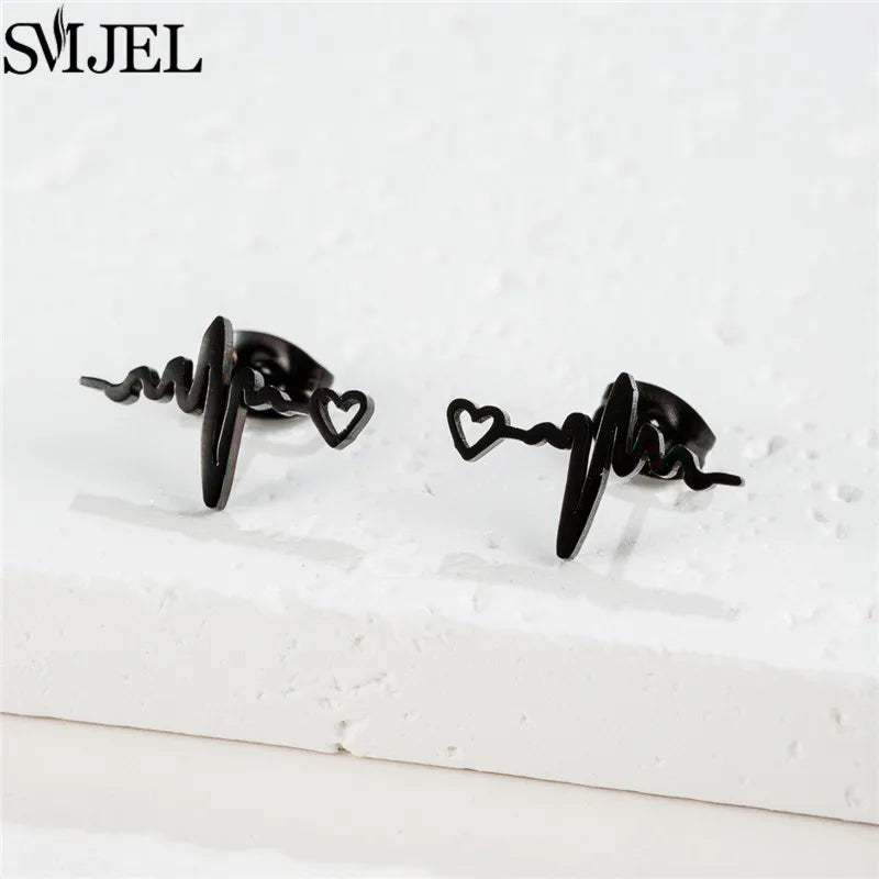 Stainless Steel Earring Hollow Love Heart Fashion Stud Earrings Classic Simple Earings for Women Wedding Jewelry Bridesmaid Gift