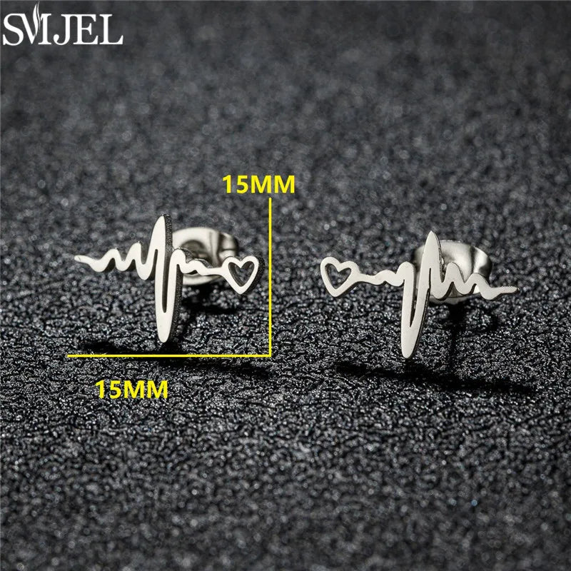 Stainless Steel Earring Hollow Love Heart Fashion Stud Earrings Classic Simple Earings for Women Wedding Jewelry Bridesmaid Gift